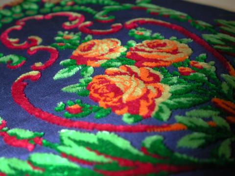 Rubans en velours à motifs floraux