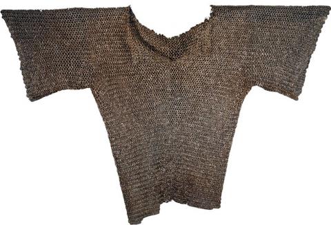 Cotte de mailles Cotte de mailles : Arme de défense du XIVe siècle fabriquée dans le sud-ouest de la France